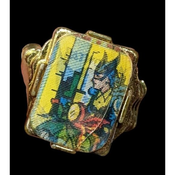 Vintage 60s Batwoman Collectible Lenticular Flicker/Flash Ring - Picture 4 of 16